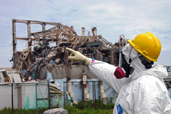 Fukushima Disaster Prompts Transatlantic Nuclear Debate Fukushima Disaster Prompts Transatlantic Nuclear Debate