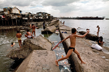 Photo Collectives Capture Jarring Environmental Picture Photo Collectives Capture Jarring Environmental Picture