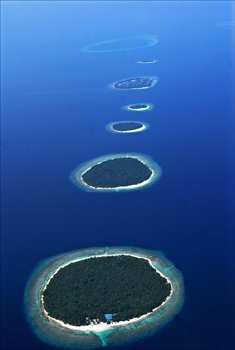 Small Island Nations Warn of Climate-Triggered Extinction Small Island Nations Warn of Climate-Triggered Extinction