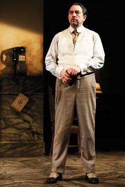 Shakespeare Nails O’Neill’s Tale of Empathy Laced With Disdain Shakespeare Nails O’Neill’s Tale of Empathy Laced With Disdain