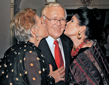 International Photographer Albert Mogzec Dies at 84 International Photographer Albert Mogzec Dies at 84