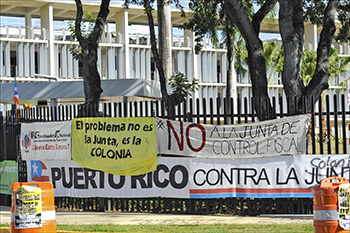 a4.puerto.rico.signs.story