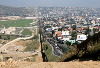 a1.obama.mexico.wall.story