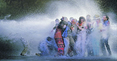 Adrift in Sea of Moving Portraits, Bill Viola Captures Human Experience Adrift in Sea of Moving Portraits, Bill Viola Captures Human Experience